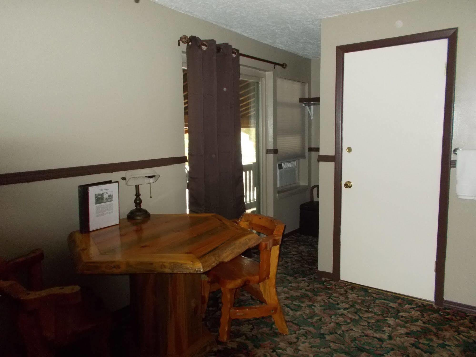Dawson House Lodge Chemult Extérieur photo